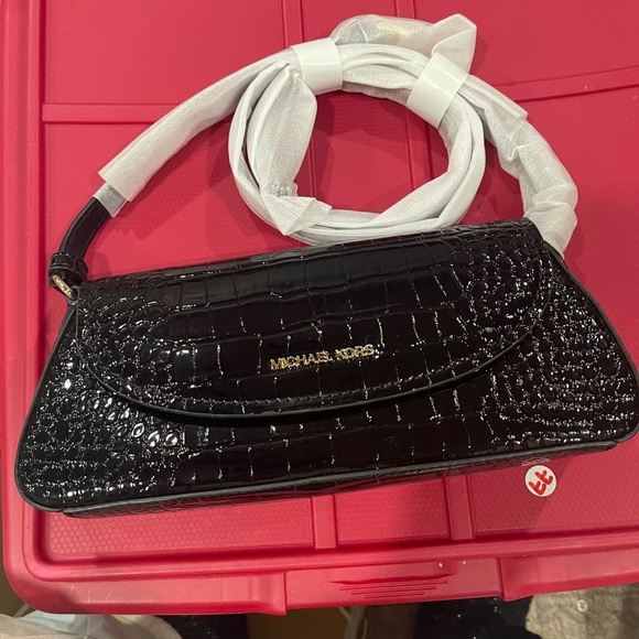 Lots f goodies - Picture 6 of 16